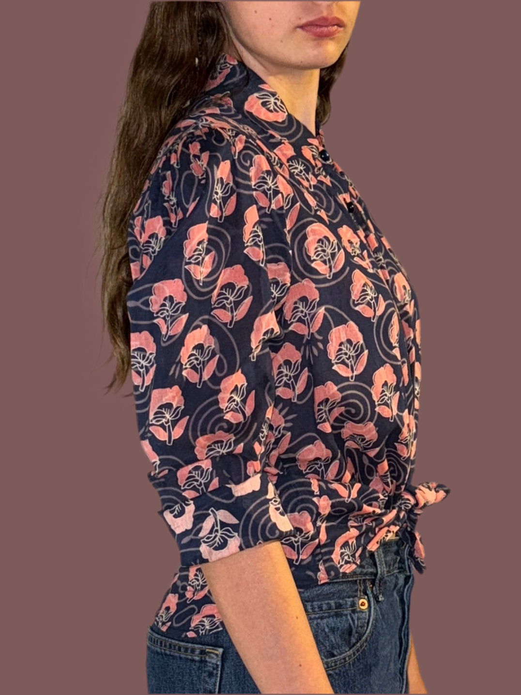 Blusa Marina modelo Camelias