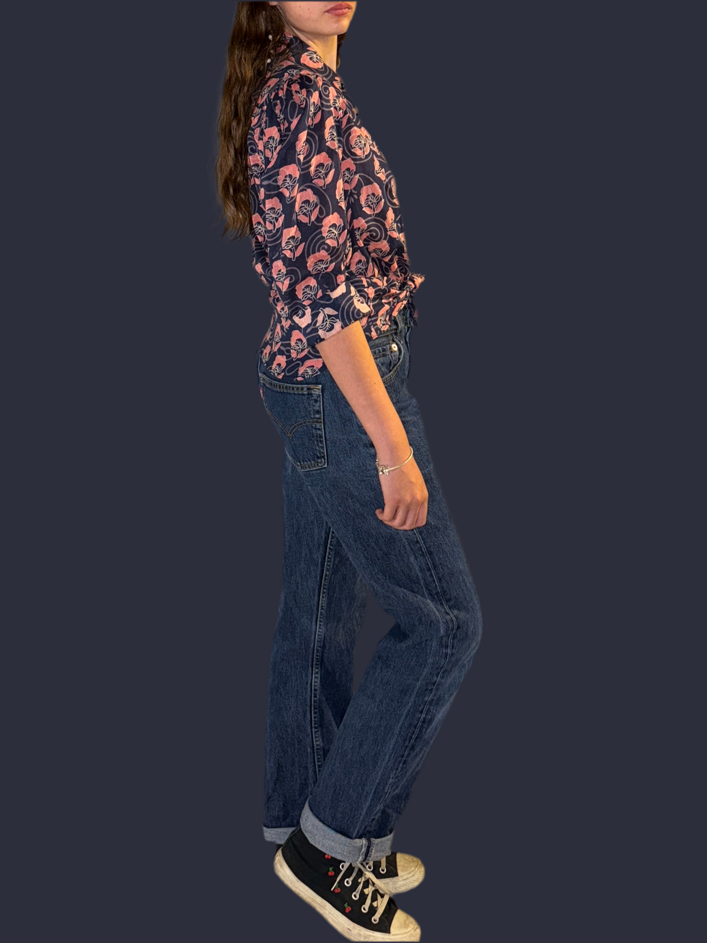 Blusa Marina modelo Camelias